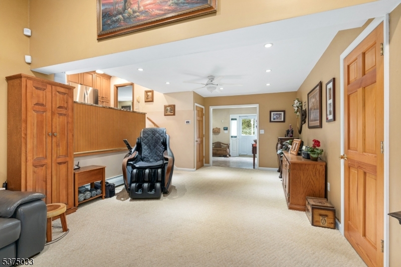 8 Ellen Dr