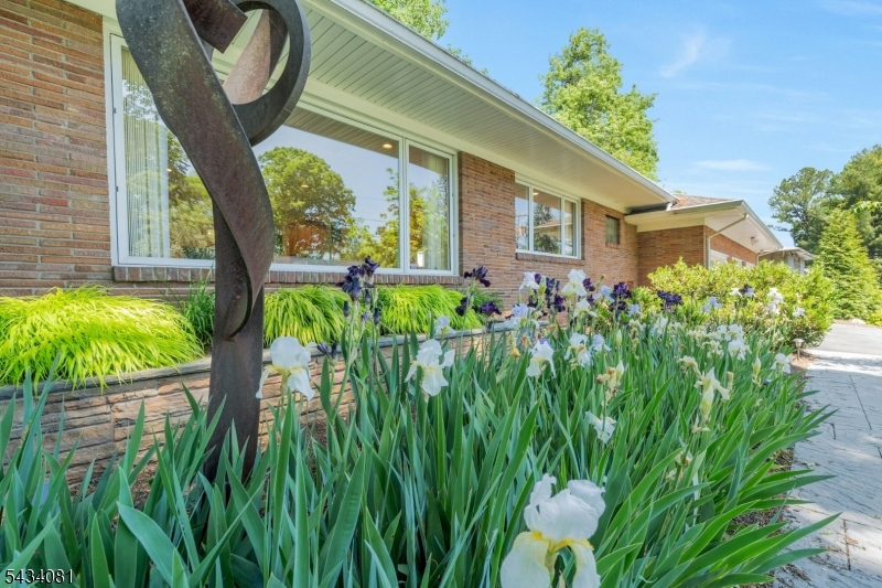130 Pearl Brook Dr