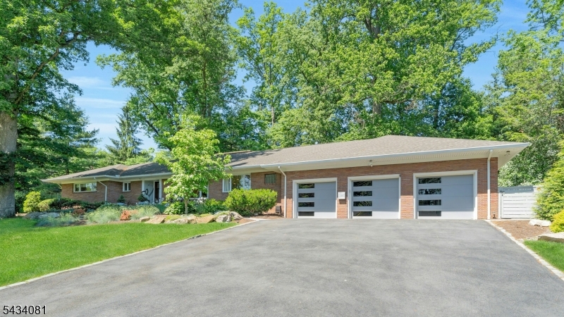 130 Pearl Brook Dr