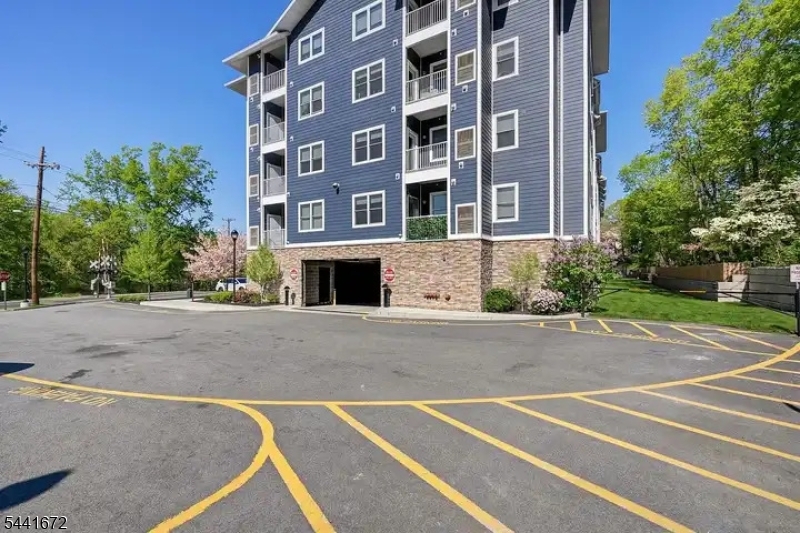 2 Flanders Rd 211 211