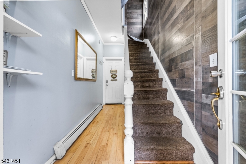 171 Burgess Pl