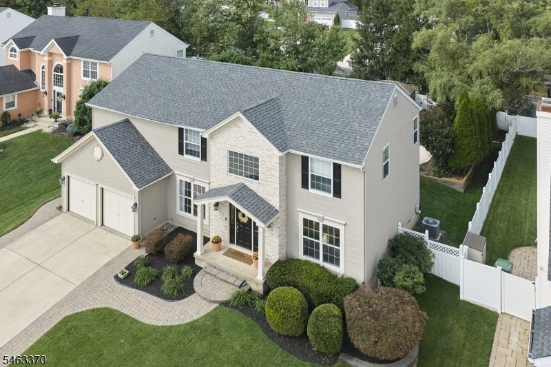 4 Madison Ct