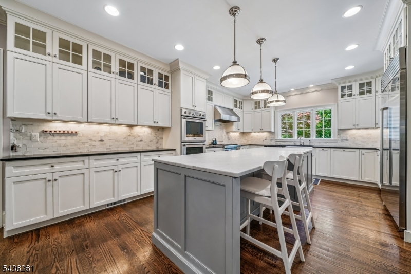 20 Country Club Dr