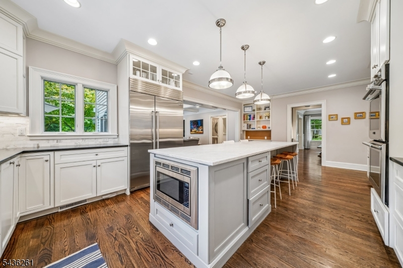 20 Country Club Dr