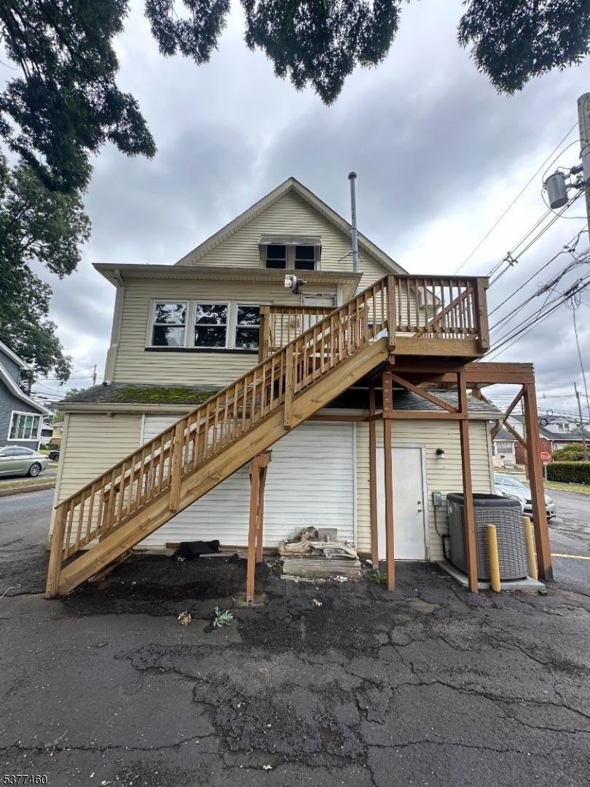 213 Van Winkle Ave