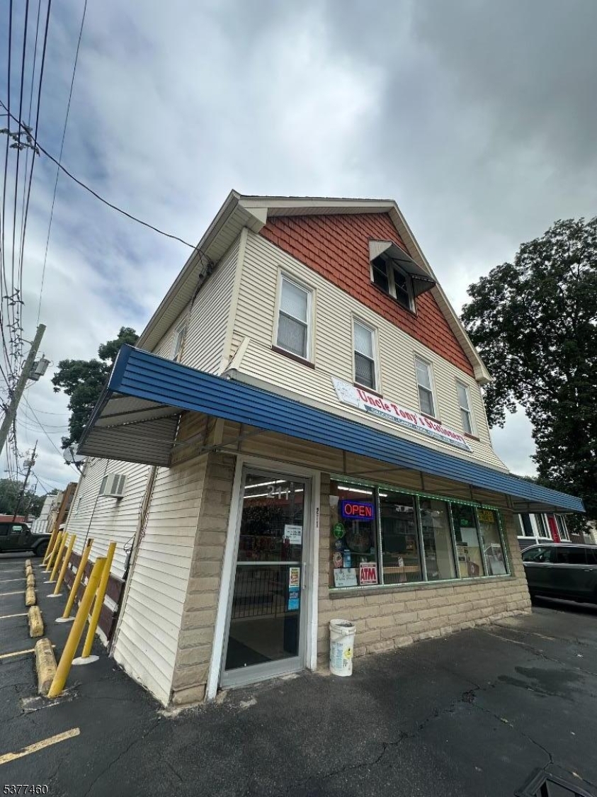 213 Van Winkle Ave