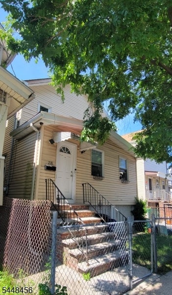 218 Wallace St