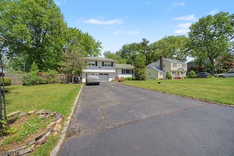 6 Hilltop Ave