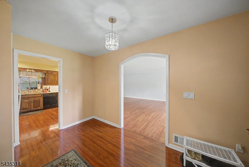6 Hilltop Ave