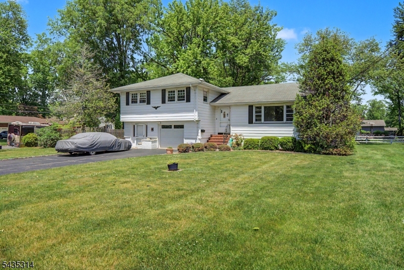 6 Hilltop Ave