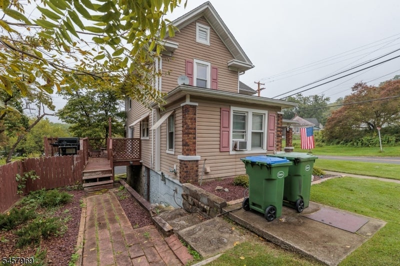 687 Riegelsville Rd