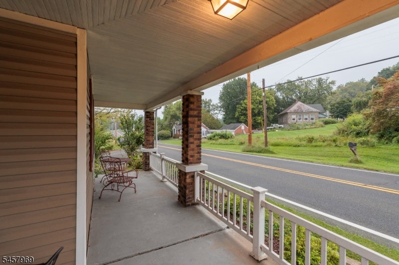 687 Riegelsville Rd