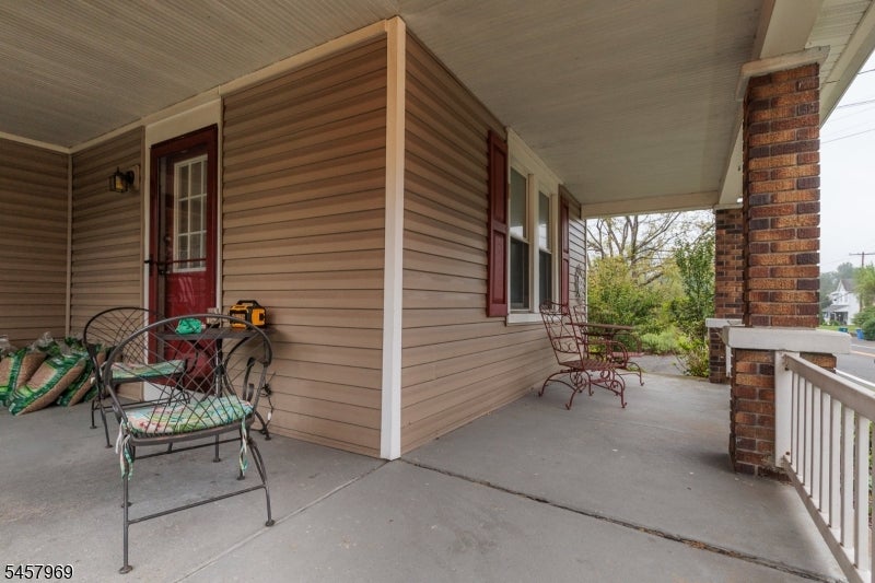 687 Riegelsville Rd