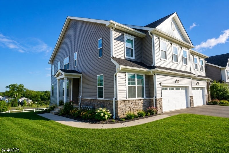 21 Astoria Pl