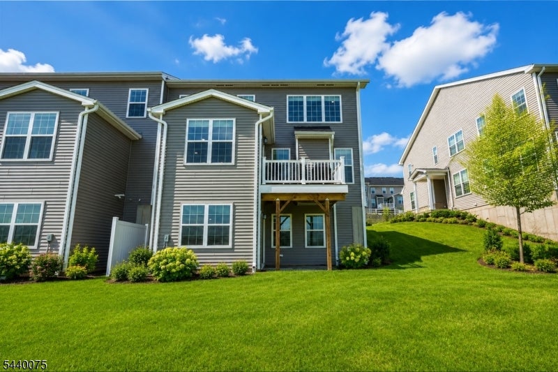 21 Astoria Pl