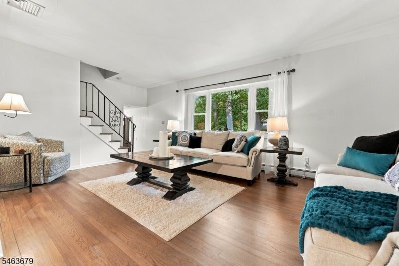 29 Camelot Dr