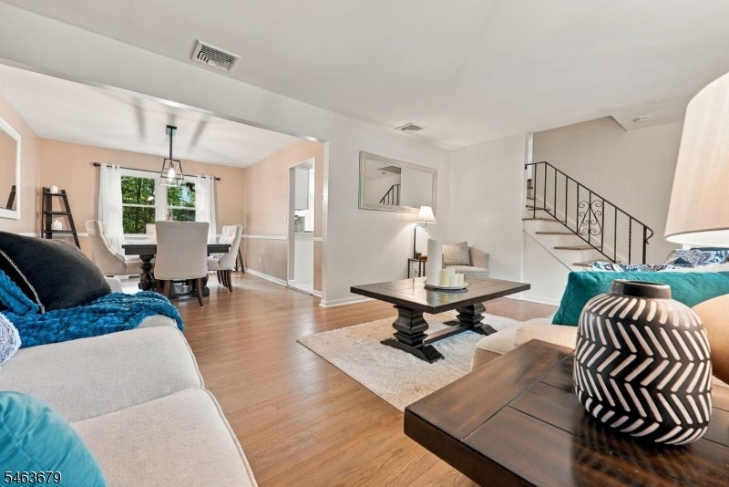 29 Camelot Dr