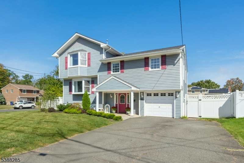 783 RIVERBEND DRIVE