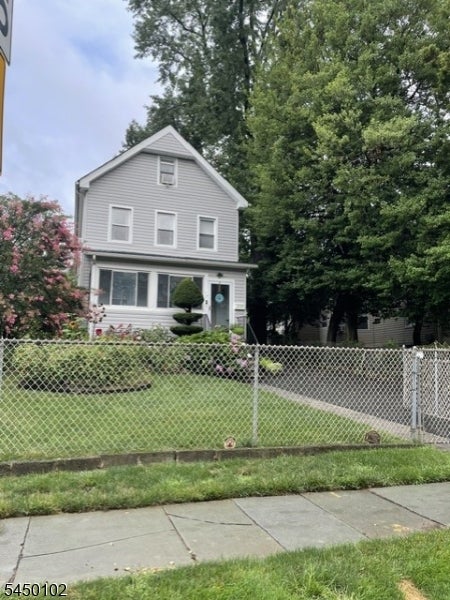 74 Forest St 1