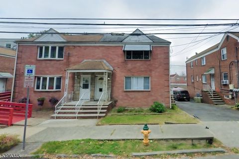 196 Tuxedo Pkwy 1 Newark City NJ 07106