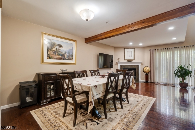 675 Raritan Rd 33
