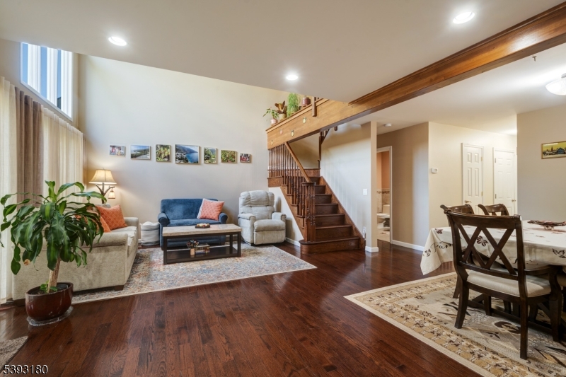 675 Raritan Rd 33