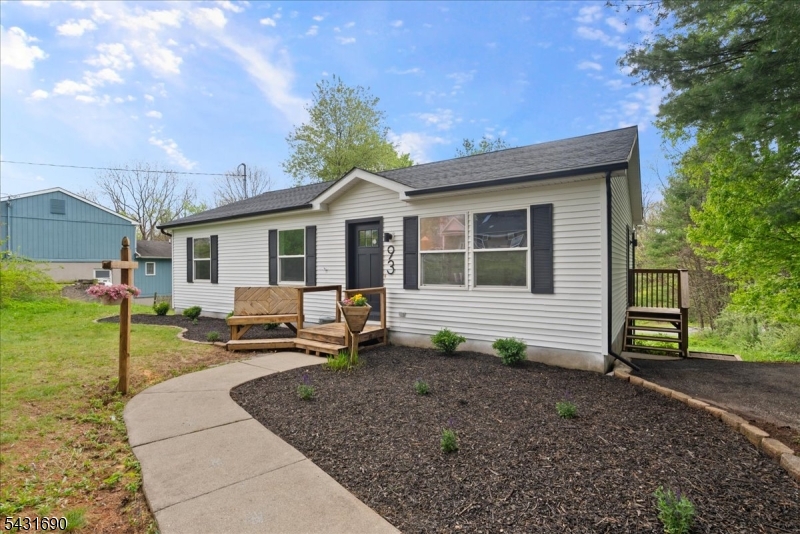 93 River View Way