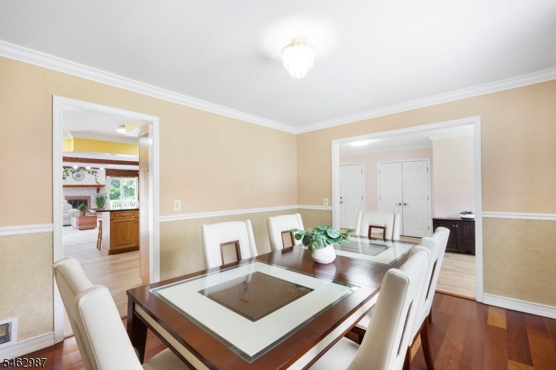 24 Fleetwood Dr