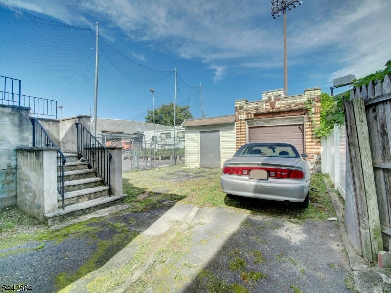 515 Monroe St