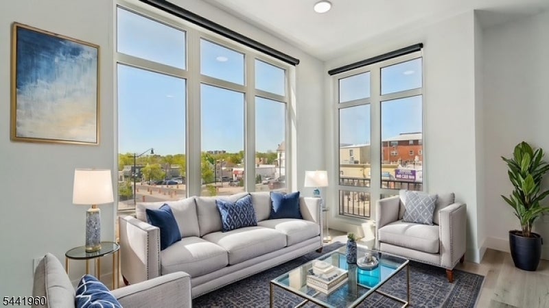 100 Washington Ave 404