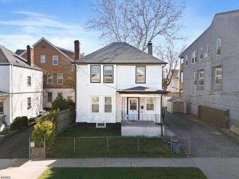 726 14Th Ave Paterson City NJ 07504