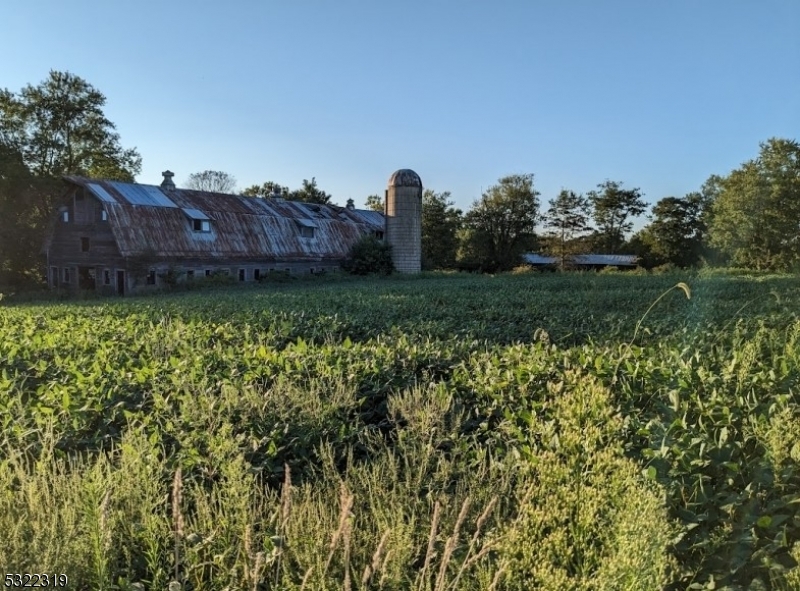 554-560 Oak Grove Rd