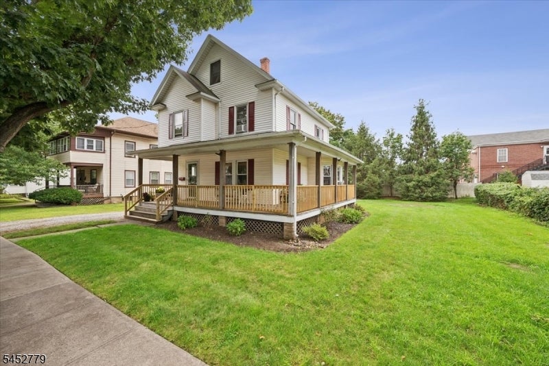 7 Morris Plains Ave