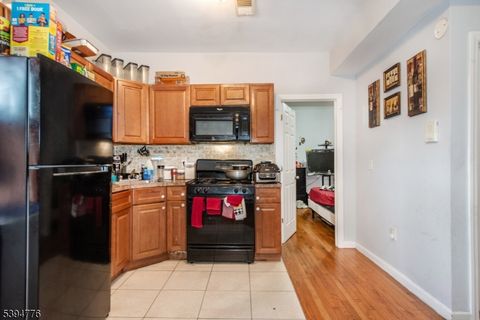 Photo of 417 15Th Ave, Newark, NJ 07103 (MLS # 3995648)