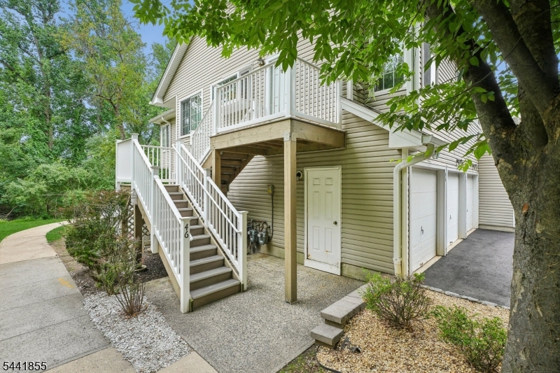 46 Stevens Court