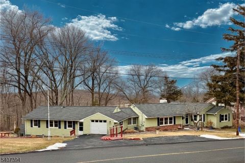 32 Seneca Trl Sparta Twp. NJ 07871