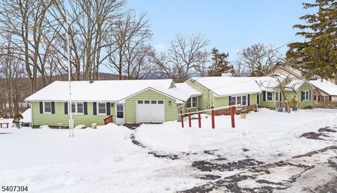 32 Seneca Trl Sparta Twp. NJ 07871