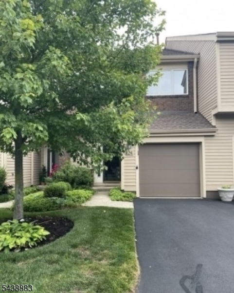 124 Hempstead Ct