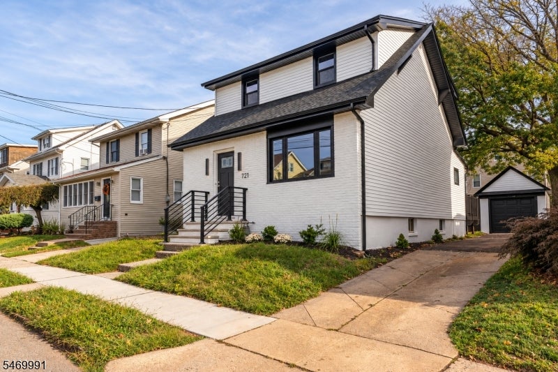 721 Bailey Ave