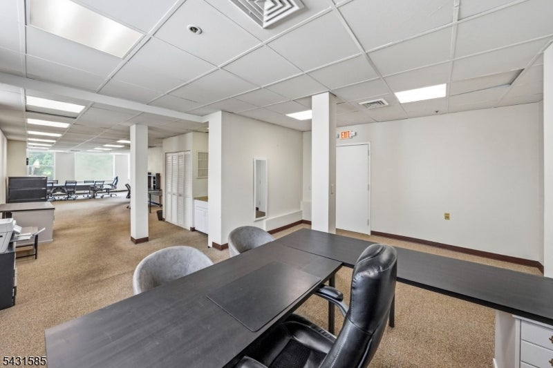 28 W Park Pl