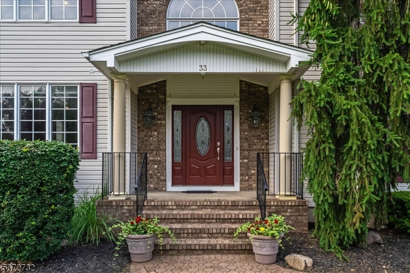 33 Gates Pl