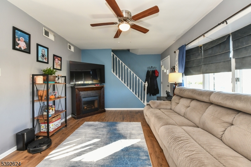 2 Lincoln Pl