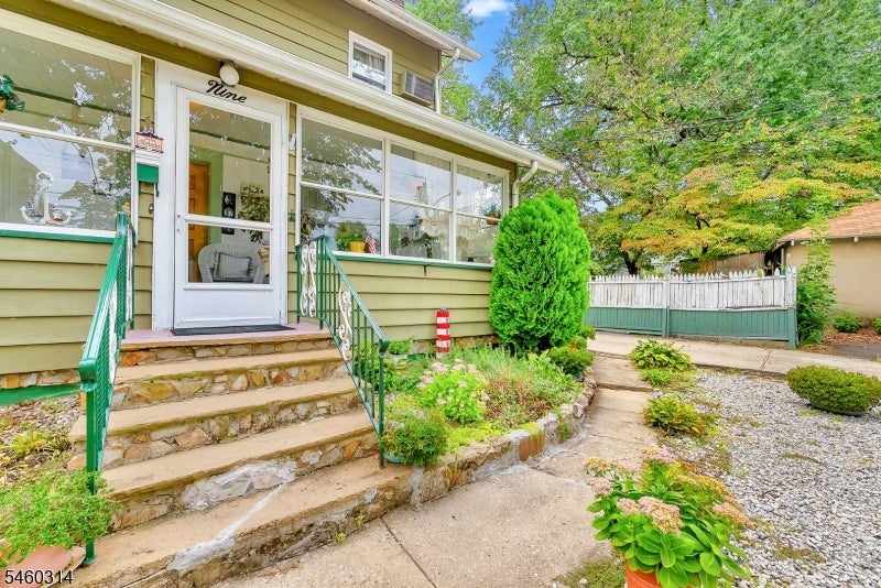 9 Halcyon Pl