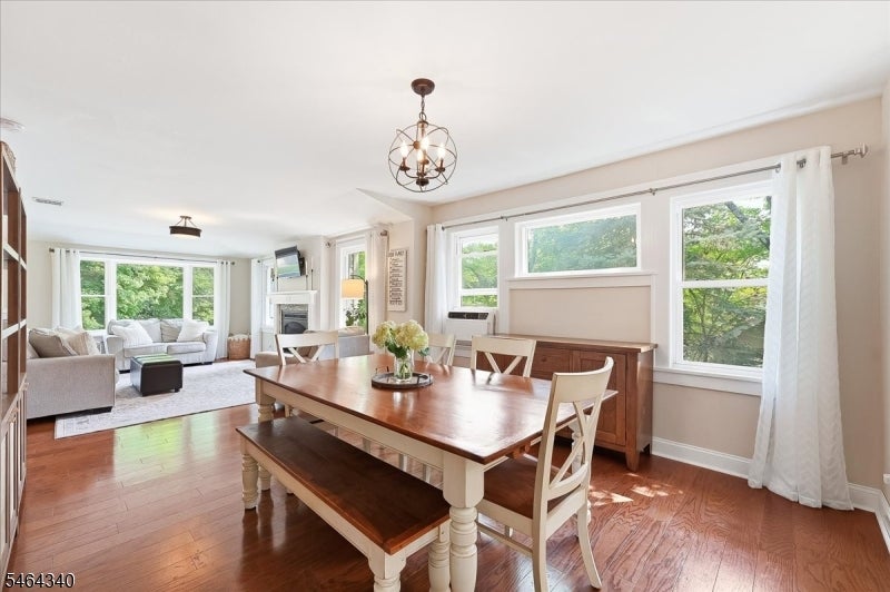 21 Nassau St