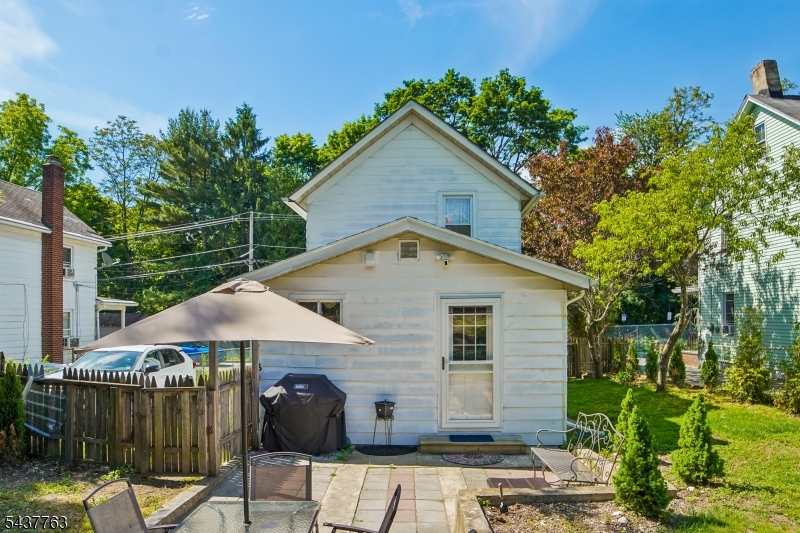 37 Stoll St