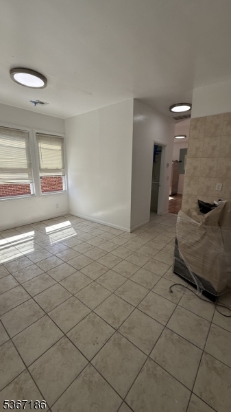 135 W Grand St Unit 2