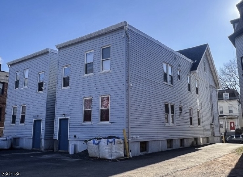 135 W Grand St Unit 2
