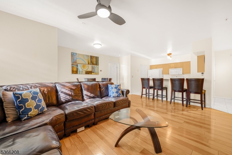 2112 Schindler Ln