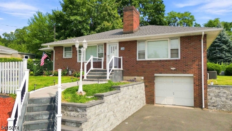 1 Roy St