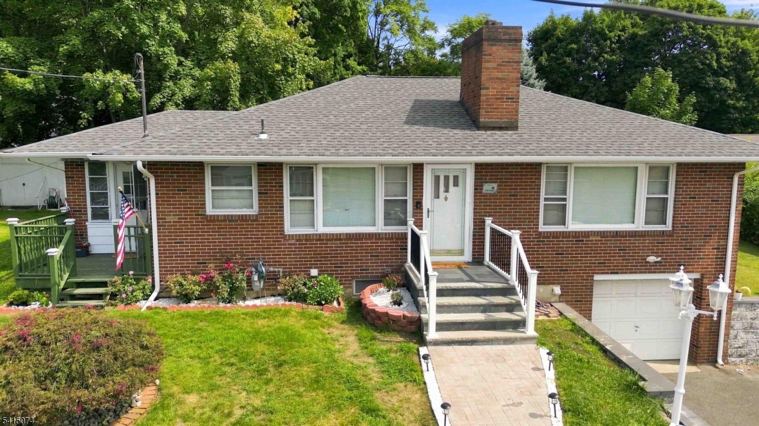 1 Roy St